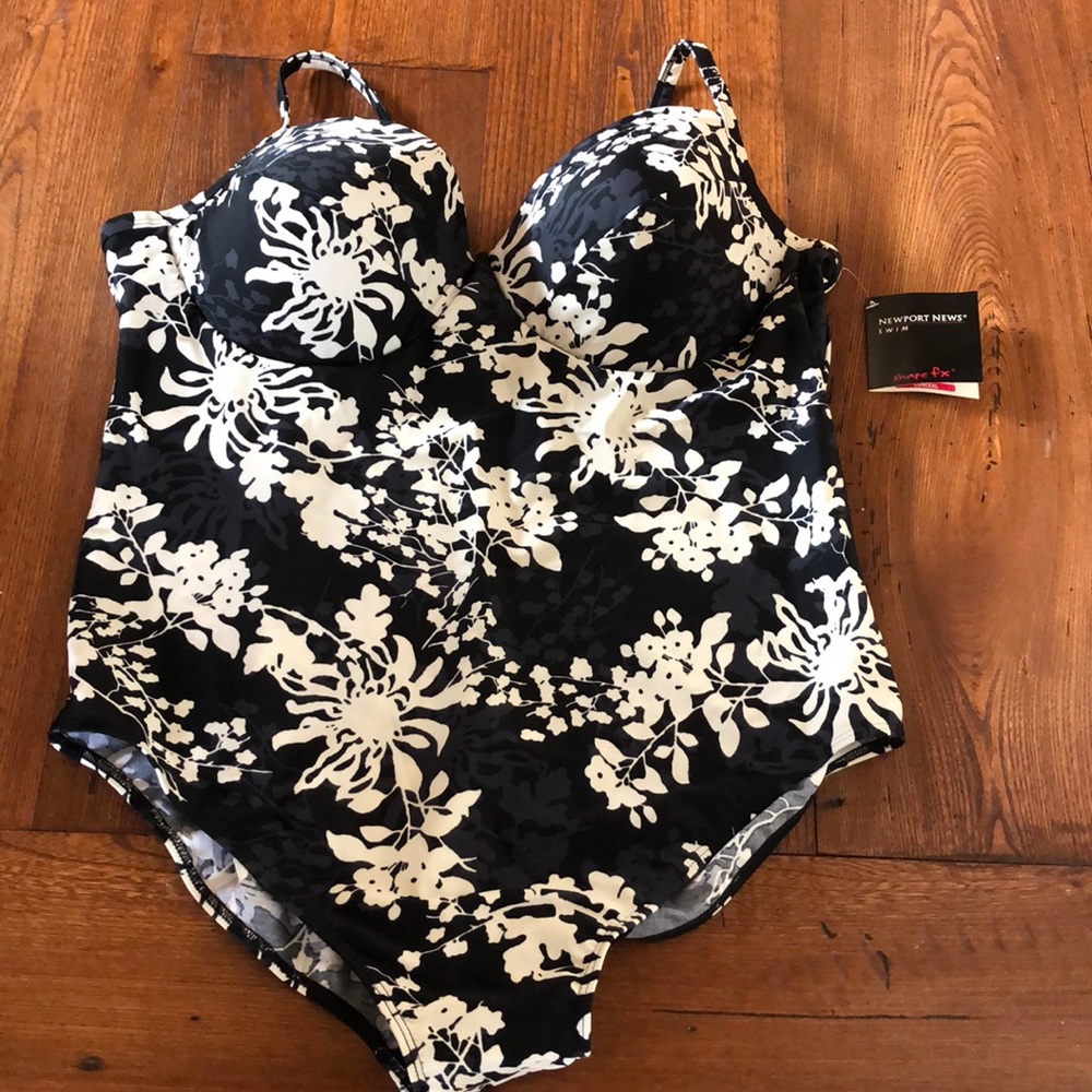 ☀️HOST PICK! Newport News Plus Size Swimsuit-NWT!